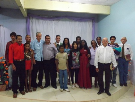QUADRANGULAR FAZ CULTO DE AGRADECIMENTO A DEUS